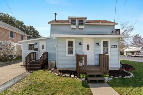 222 Oak St, South Haven, MI 49090