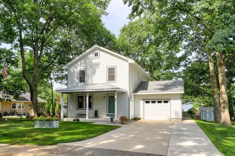 82 Euclid St, Casco, MI 49090