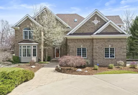 4915 Stockbridge Dr, Royalton, MI 49085