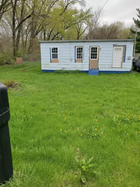 1560 Highland Ave, Benton, MI 49022