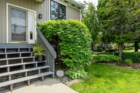197 Wayne St, St. Joseph, MI 49085