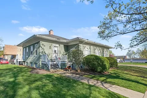 624 Phoenix St, South Haven, MI 49090