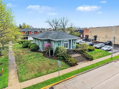 624 Phoenix St, South Haven, MI 49090