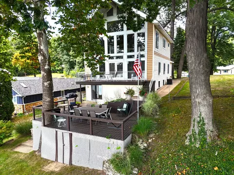 93810 Lake Ct, Keeler, MI 49047