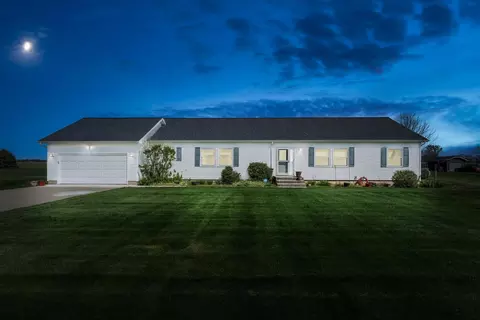 70915 Sterling Dr, Mason, MI 49112