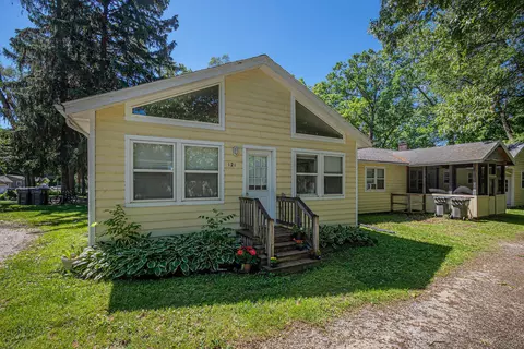 121 E Michigan St, New Buffalo, MI 49117