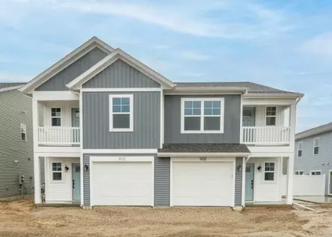 910 Indiana Ave UNIT SOUTH, South Haven, MI 49090