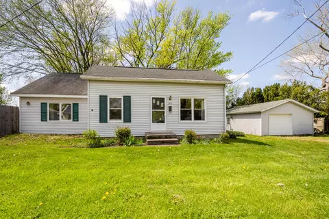 500 Sherwood St, Three Oaks, MI 49128