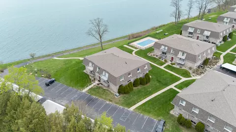 3622 Lake Shore Dr UNIT ST, St. Joseph, MI 49085