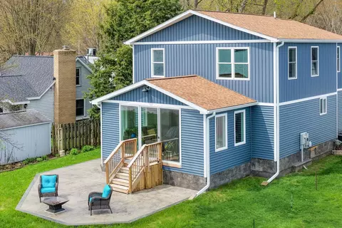 8125 W Long Lake Dr, Pavilion, MI 49048