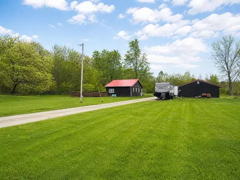 7182 48th Ave, Coloma, MI 49038