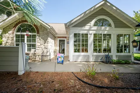 2848 Villa Ln, Benton Harbor, MI 49022
