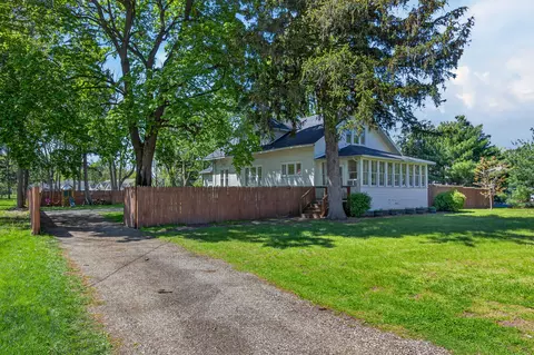 1536 E Nickerson Ave, Benton Harbor, MI 49022