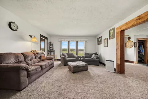 Living - 4270 Chamberlain Rd, Bertrand, MI 49107 photo 1 of 3