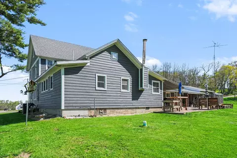 Exterior - 4270 Chamberlain Rd, Bertrand, MI 49107 photo 4 of 7