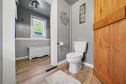 Entry Way - 4270 Chamberlain Rd, Bertrand, MI 49107 photo 2 of 2