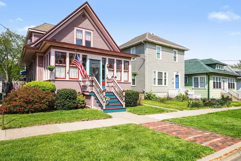 1019 Pearl St, St. Joseph, MI 49085