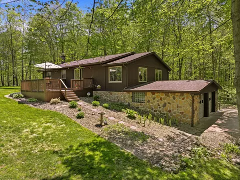 16593 Gardner Rd, Weesaw, MI 49113