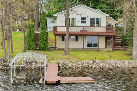 59036 Lakeshore Dr, Colon, MI 49040