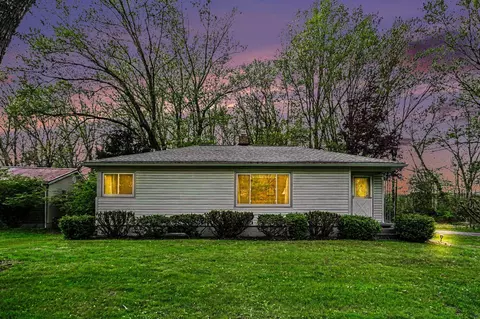 315 Marcelletti Ave, Paw Paw, MI 49079