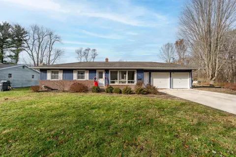 733 Hazen St, Paw Paw, MI 49079