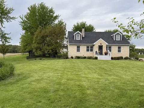 1351 E Shawnee Rd, Oronoko, MI 49103