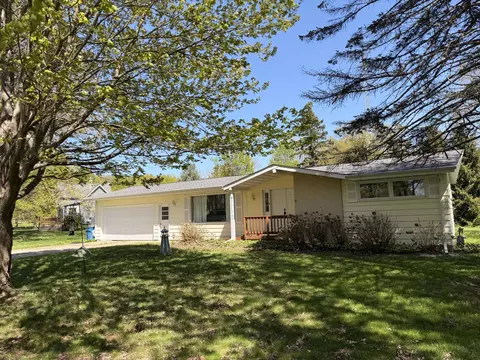 4003 Evergreen Ln, Hagar, MI 49022