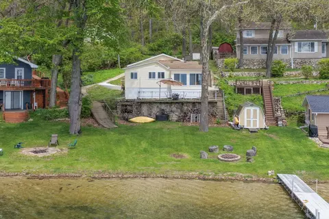 58484 E Clear Lake Rd, Fabius, MI 49093