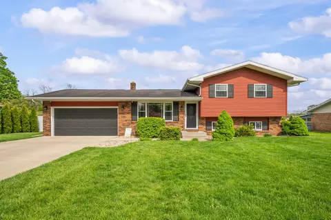 821 E Park Dr, Howard, MI 49120