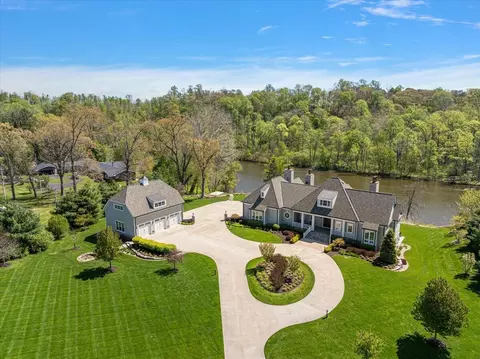 13741 S Indian Springs Rd, Buchanan, MI 49107