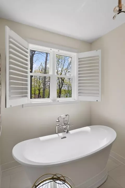 Bath - 58604 E Clear Lake Rd, Fabius, MI 49093 photo 3 of 5
