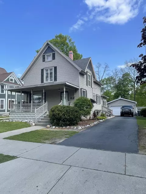 306 W Telegraph St, Dowagiac, MI 49047