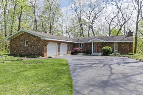 125 Scenic View Dr, Niles, MI 49120