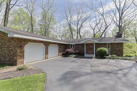 125 Scenic View Dr, Niles, MI 49120
