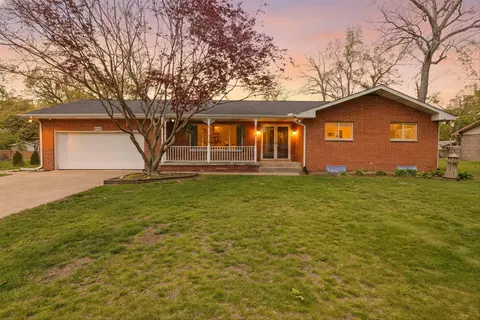 26414 Redfield St, Ontwa, MI 49112