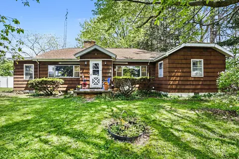 3633 Lakeshore Dr, St. Joseph, MI 49085