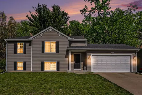 10291 Oakbrook Rd, Bridgman, MI 49106