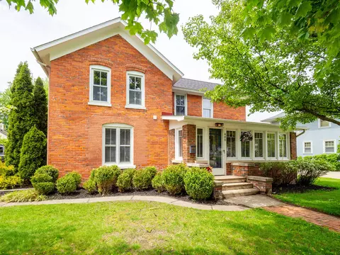 408 S Elm St, Three Oaks, MI 49128