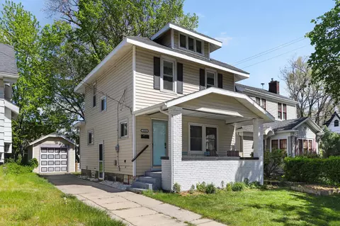 1152 Calvin Ave SE, Grand Rapids, MI 49506
