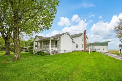 16686 Cleveland Ave, Weesaw, MI 49113