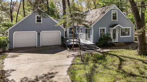 4175 Creek Dr, Michiana, MI 49117