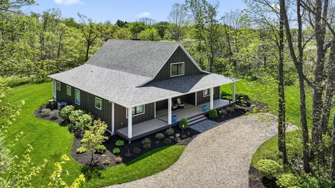 5542 Hidden Pond Ln, Chikaming, MI 49125