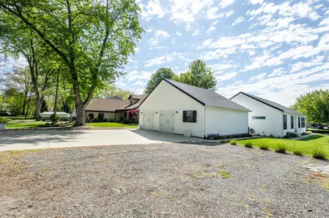 6876 Shore Dr, Coloma, MI 49038