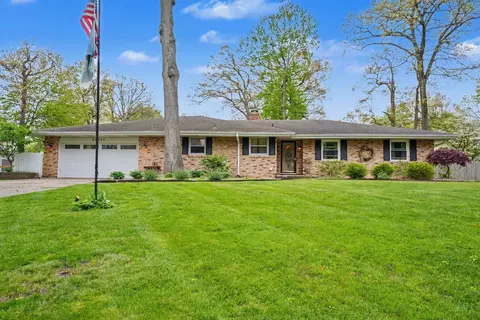 26395 Acorn St, Ontwa, MI 49112