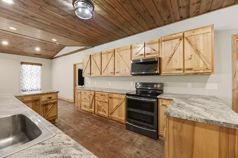 Kitchen - 64778 Union Rd, Calvin, MI 49031 photo 3 of 4