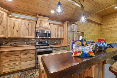 Kitchen - 64778 Union Rd, Calvin, MI 49031 photo 2 of 4