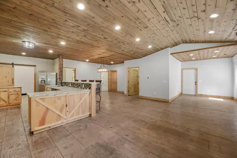 Entry Way - 64778 Union Rd, Calvin, MI 49031 photo 3 of 4