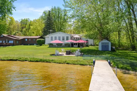 51860 County Road 384, Columbia, MI 49056