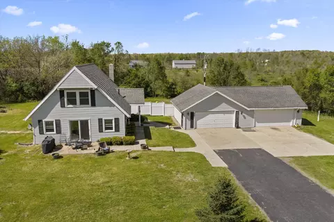 26016 Yankee St, Jefferson, MI 49112