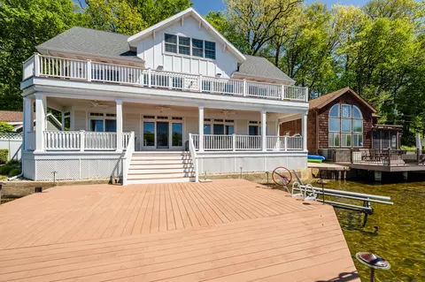 8568 Lake Ave, Watervliet, MI 49098